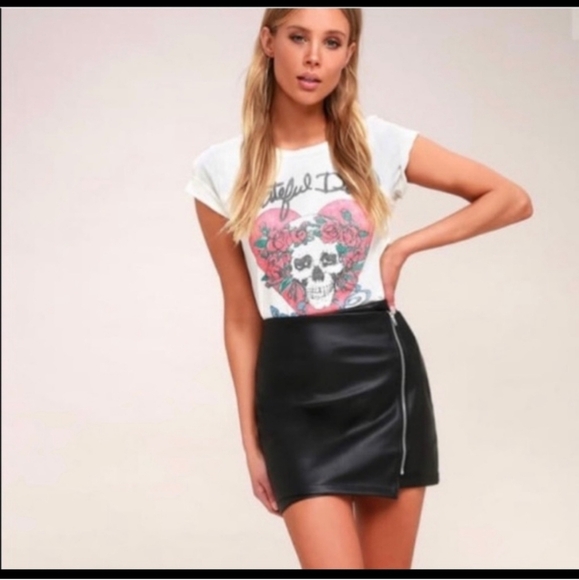 Lulus Dresses & Skirts - Lulus Black Vegan Leather Mini Skirt With Silver Zipper Details S